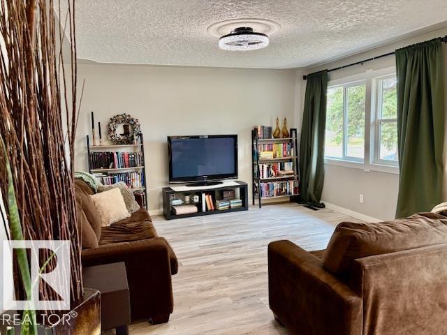 5626 49a St, Vegreville, Alberta  T9C 1K4 - Photo 2 - E4483589