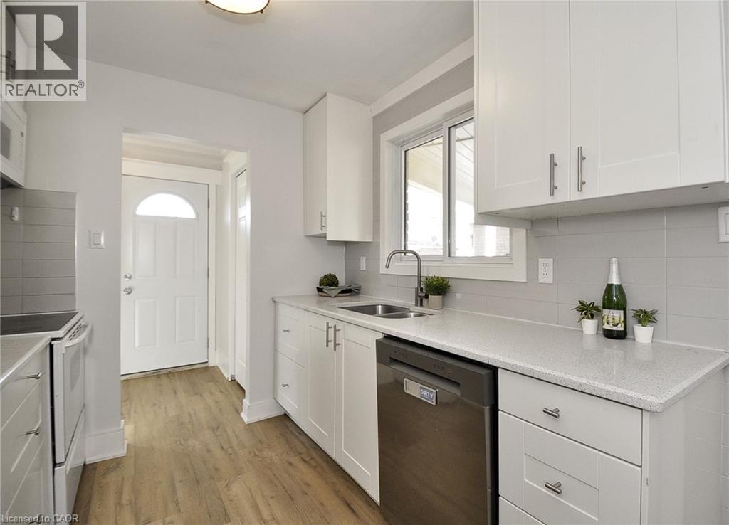 41 Nora Court, Cambridge, Ontario  N3C 3N1 - Photo 6 - 40815934