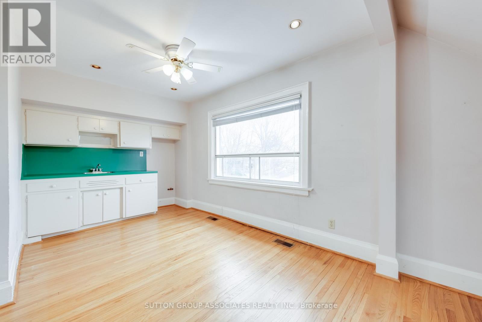 519 Rushton Road, Toronto, Ontario  M6C 2Y6 - Photo 20 - C13032788