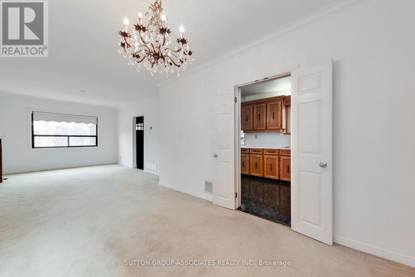 519 Rushton Road, Toronto, Ontario  M6C 2Y6 - Photo 7 - C13032788