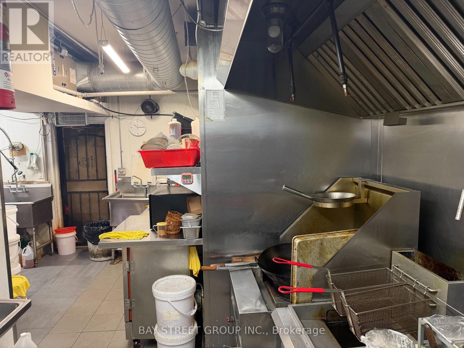 5321 Yonge Street, Toronto, Ontario  M2N 5R4 - Photo 9 - C13032792