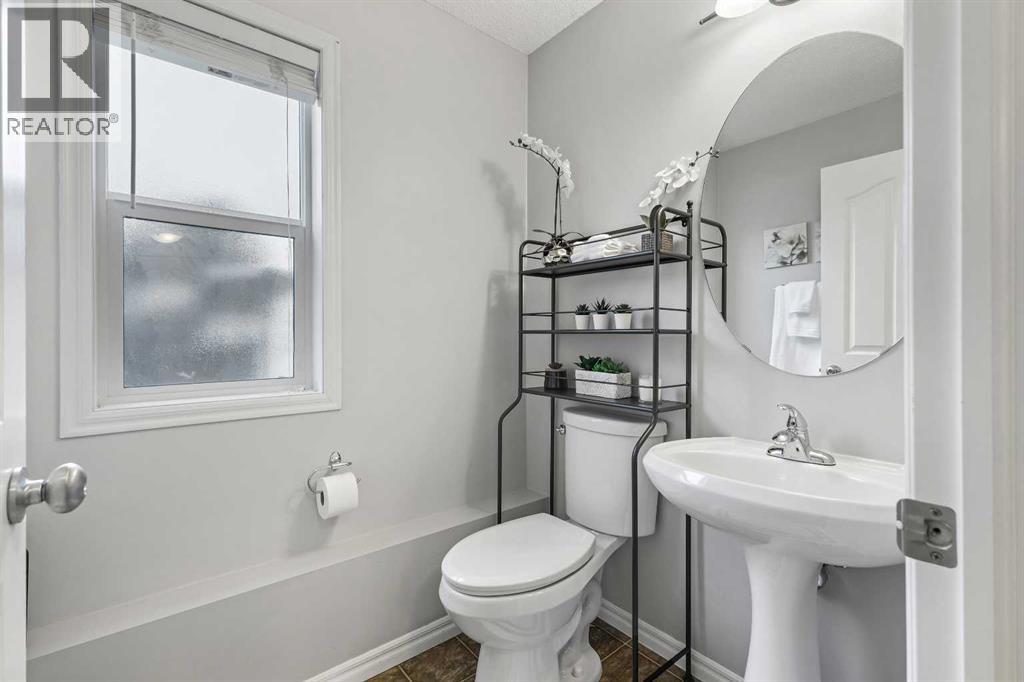 25 Mckinnon Street NW, Langdon, Alberta  T0J 1X2 - Photo 15 - A2270671