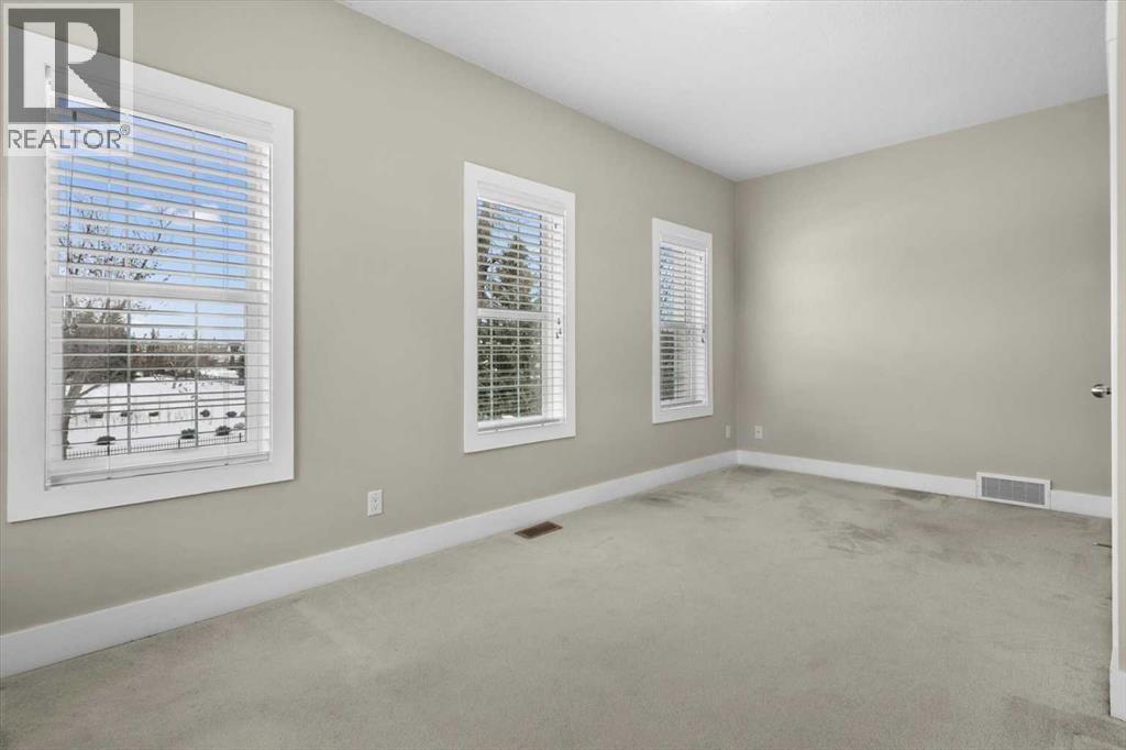 2833 Dallaire Avenue Sw, Calgary, Alberta  T3E 7T2 - Photo 25 - A2278595