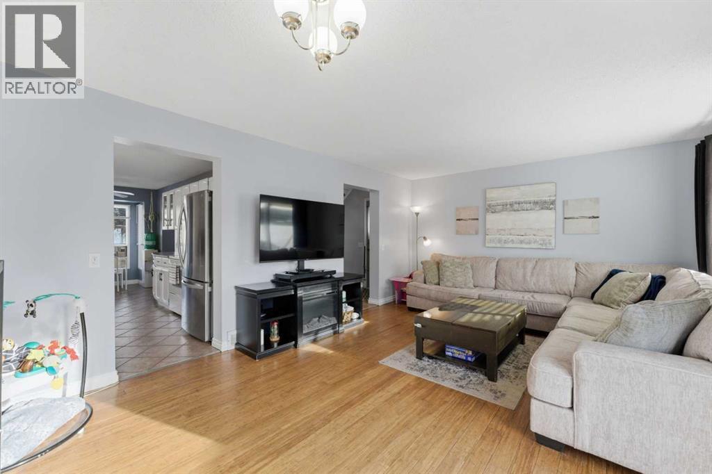 96 Abberfield Crescent NE, Calgary, Alberta  T2A 6N6 - Photo 11 - A2283374