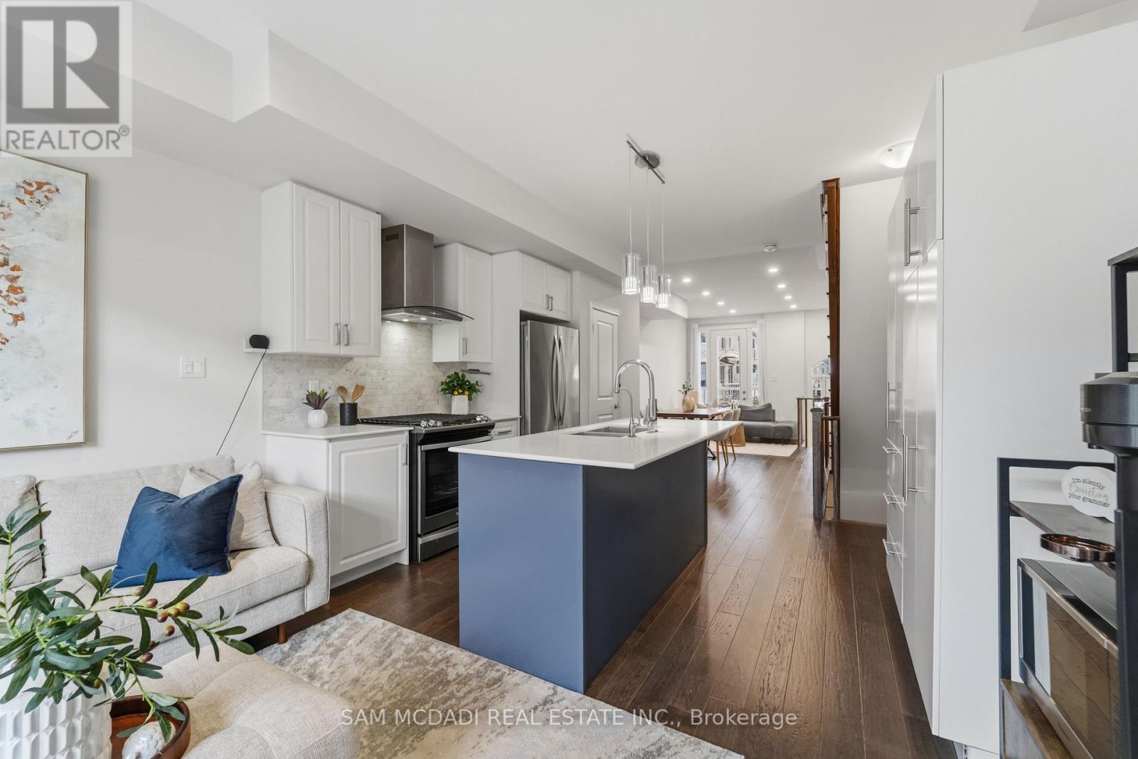 61 Edward Horton Crescent, Toronto, Ontario  M8Z 0E7 - Photo 12 - W13032824