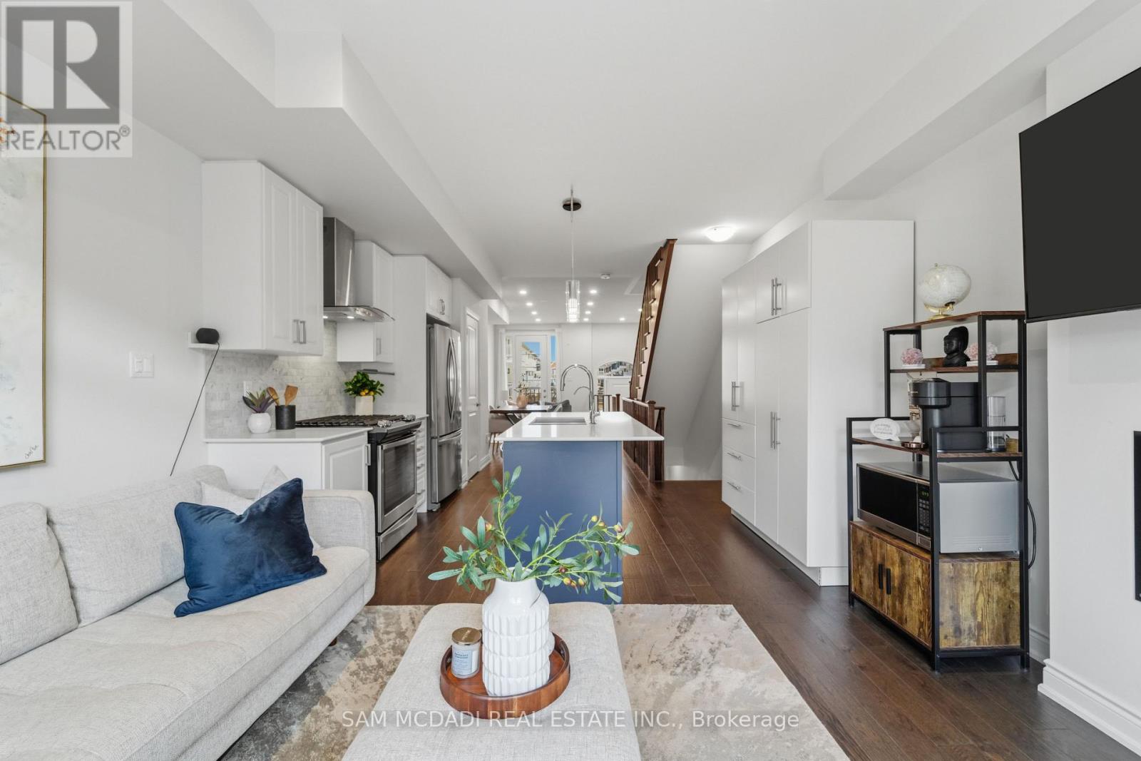 61 Edward Horton Crescent, Toronto, Ontario  M8Z 0E7 - Photo 14 - W13032824