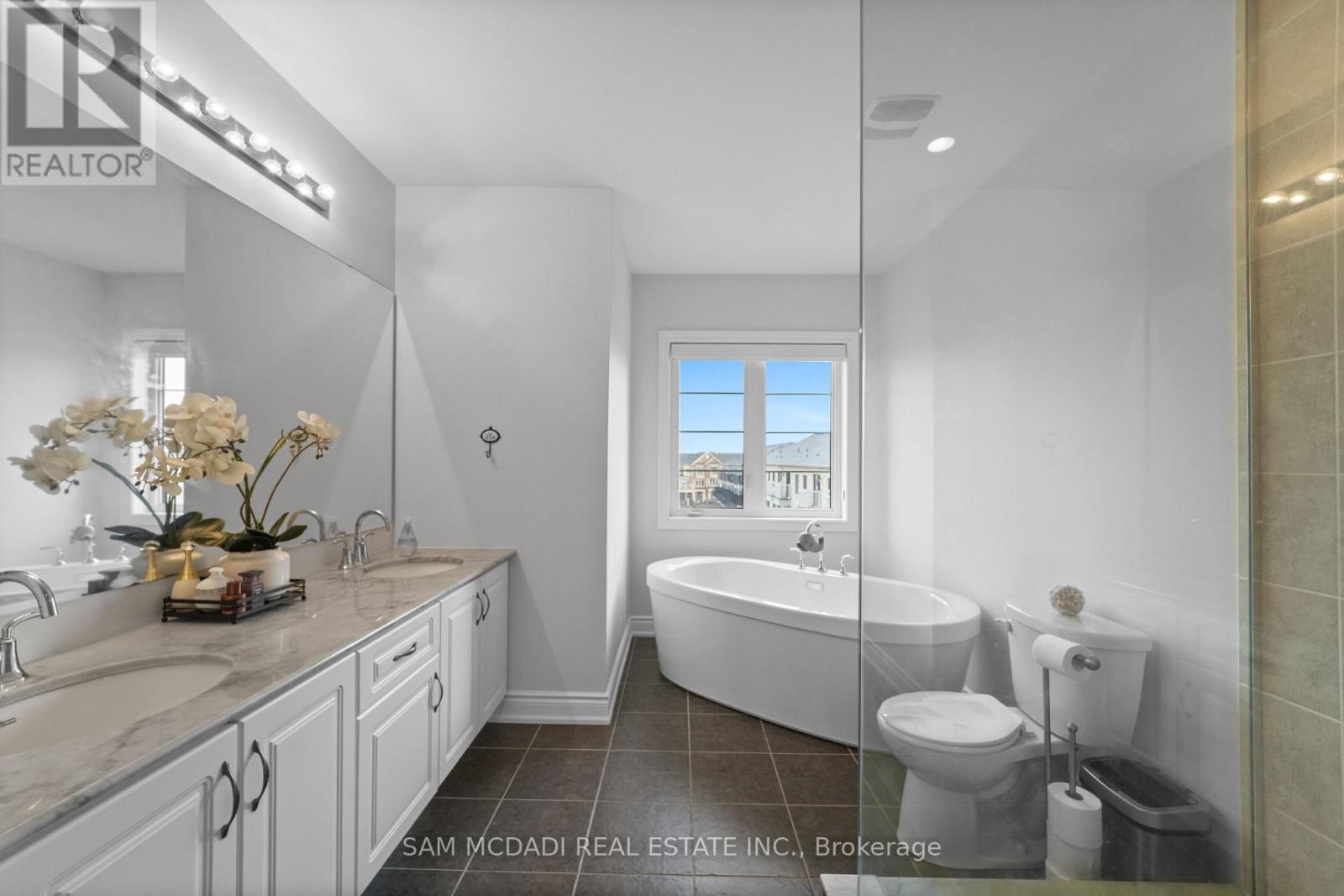 61 Edward Horton Crescent, Toronto, Ontario  M8Z 0E7 - Photo 30 - W13032824