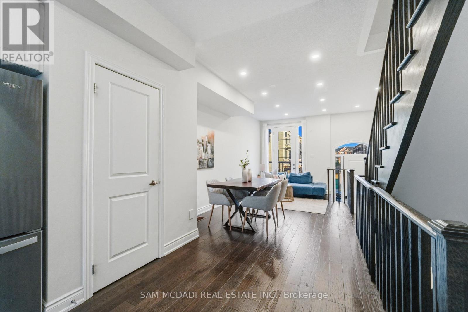 61 Edward Horton Crescent, Toronto, Ontario  M8Z 0E7 - Photo 7 - W13032824