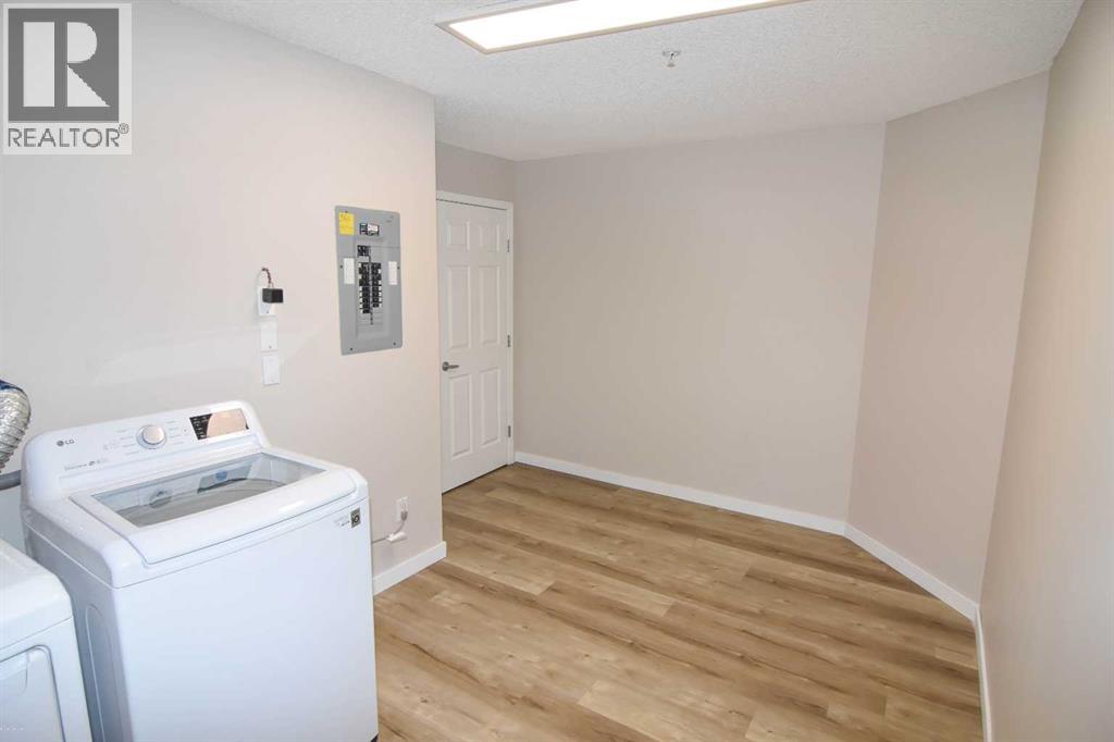 109, 2022 Canyon Meadows Drive Se, Calgary, Alberta  T2J 7H1 - Photo 18 - A2302347