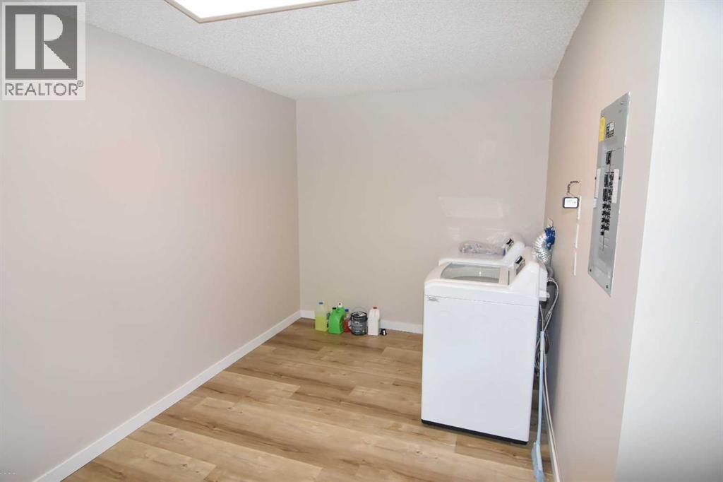 109, 2022 Canyon Meadows Drive Se, Calgary, Alberta  T2J 7H1 - Photo 17 - A2302347