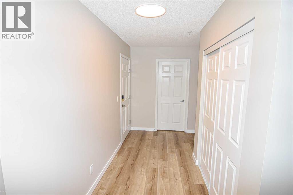 109, 2022 Canyon Meadows Drive Se, Calgary, Alberta  T2J 7H1 - Photo 6 - A2302347