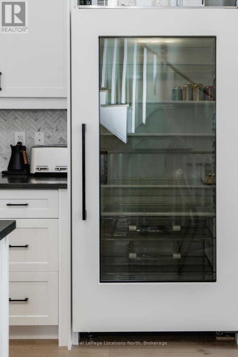 36 Simona Avenue, Wasaga Beach, Ontario  L9Z 0L3 - Photo 12 - S13012030