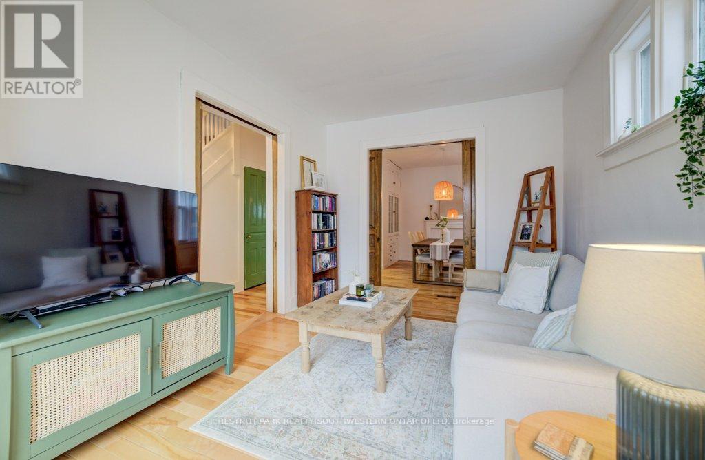 8 Spring Street E, Waterloo, Ontario  N2J 2L8 - Photo 11 - X13032832