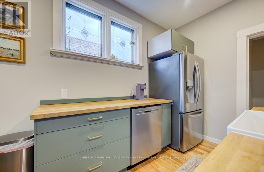 8 Spring Street E, Waterloo, Ontario  N2J 2L8 - Photo 17 - X13032832