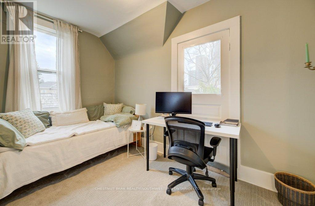 8 Spring Street E, Waterloo, Ontario  N2J 2L8 - Photo 29 - X13032832