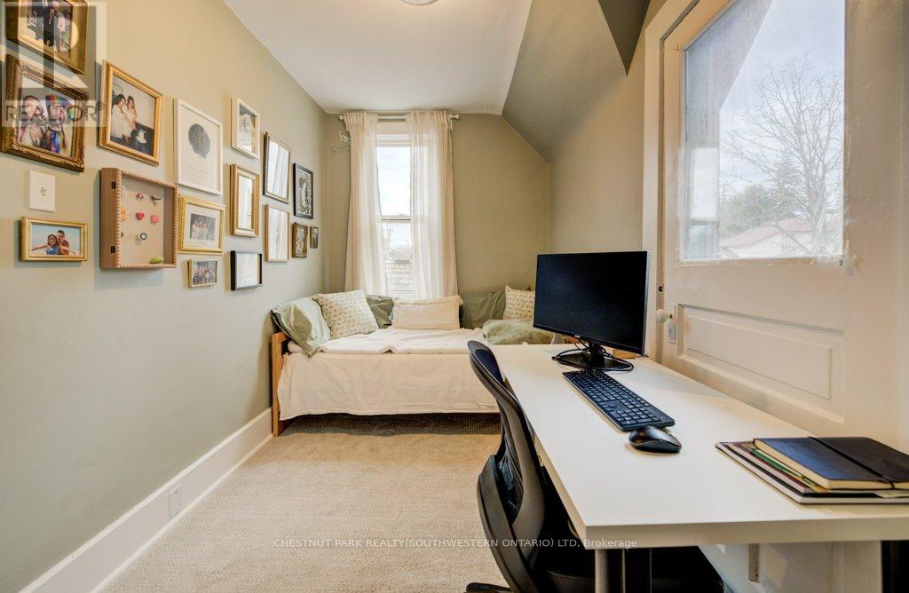 8 Spring Street E, Waterloo, Ontario  N2J 2L8 - Photo 30 - X13032832