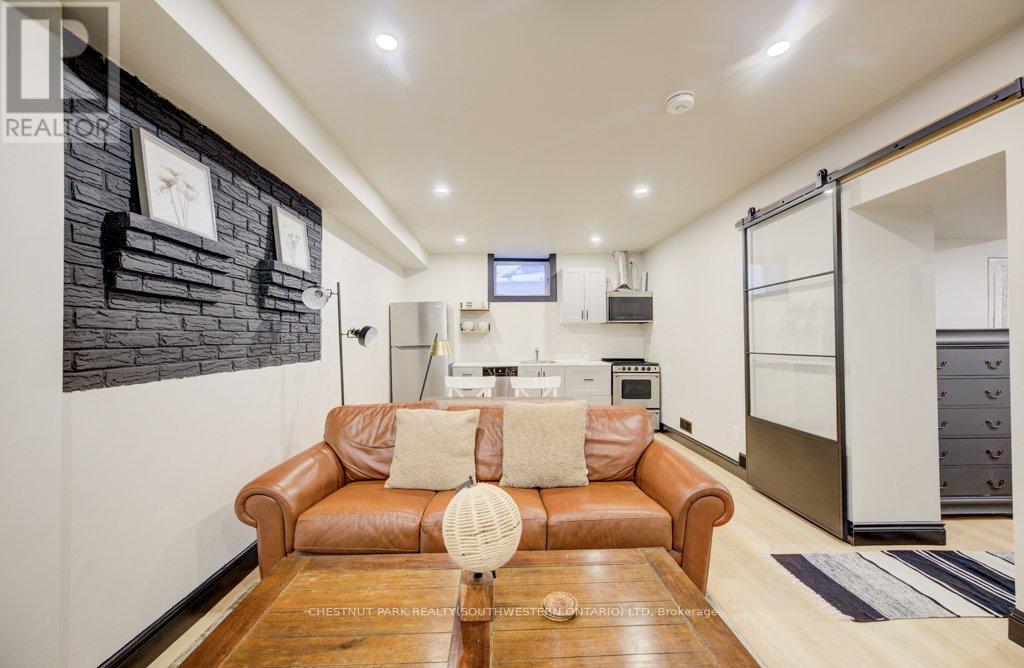 8 Spring Street E, Waterloo, Ontario  N2J 2L8 - Photo 35 - X13032832