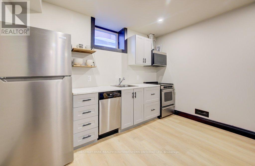 8 Spring Street E, Waterloo, Ontario  N2J 2L8 - Photo 37 - X13032832