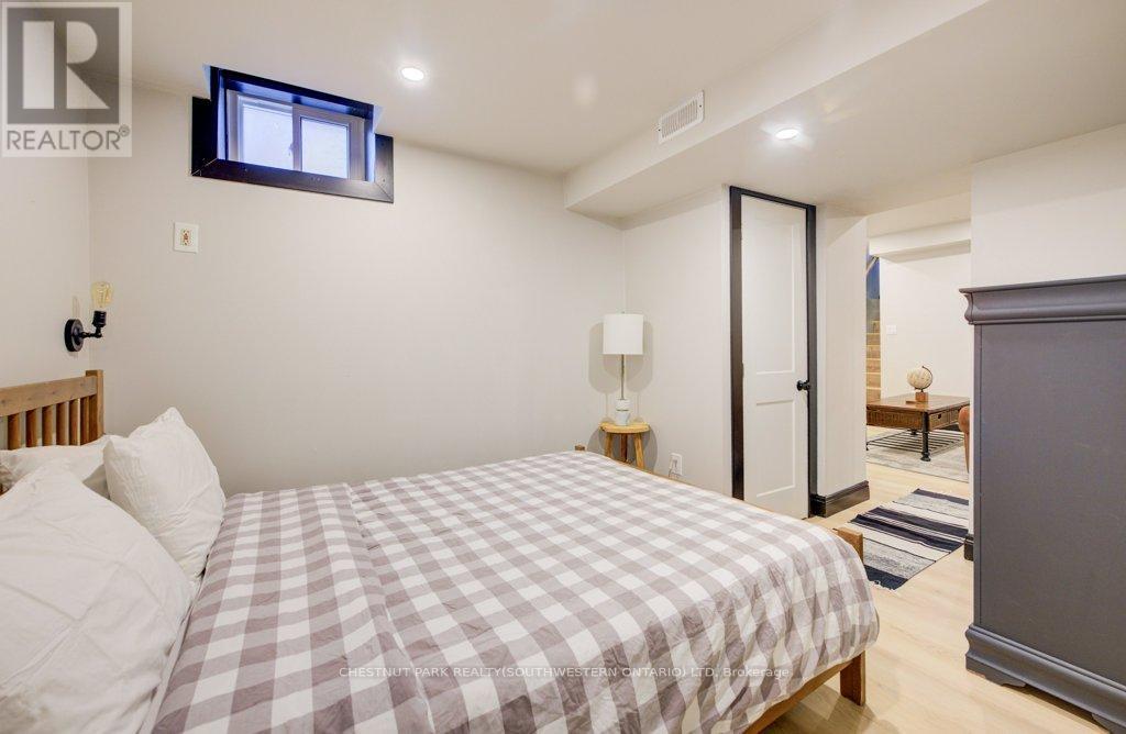 8 Spring Street E, Waterloo, Ontario  N2J 2L8 - Photo 42 - X13032832