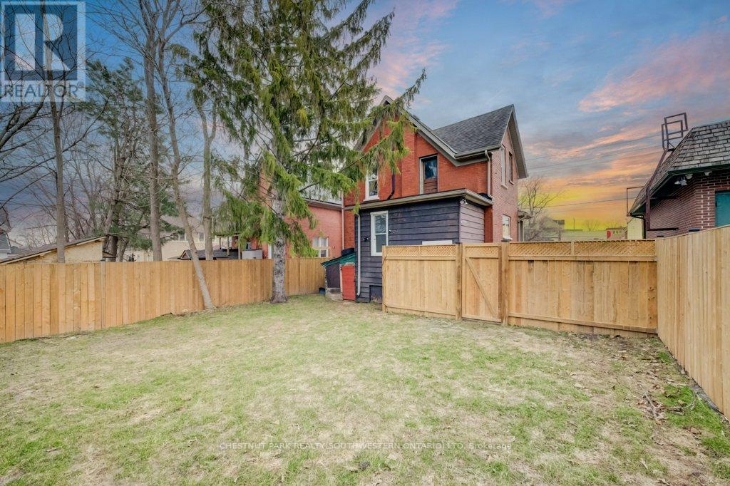 8 Spring Street E, Waterloo, Ontario  N2J 2L8 - Photo 47 - X13032832