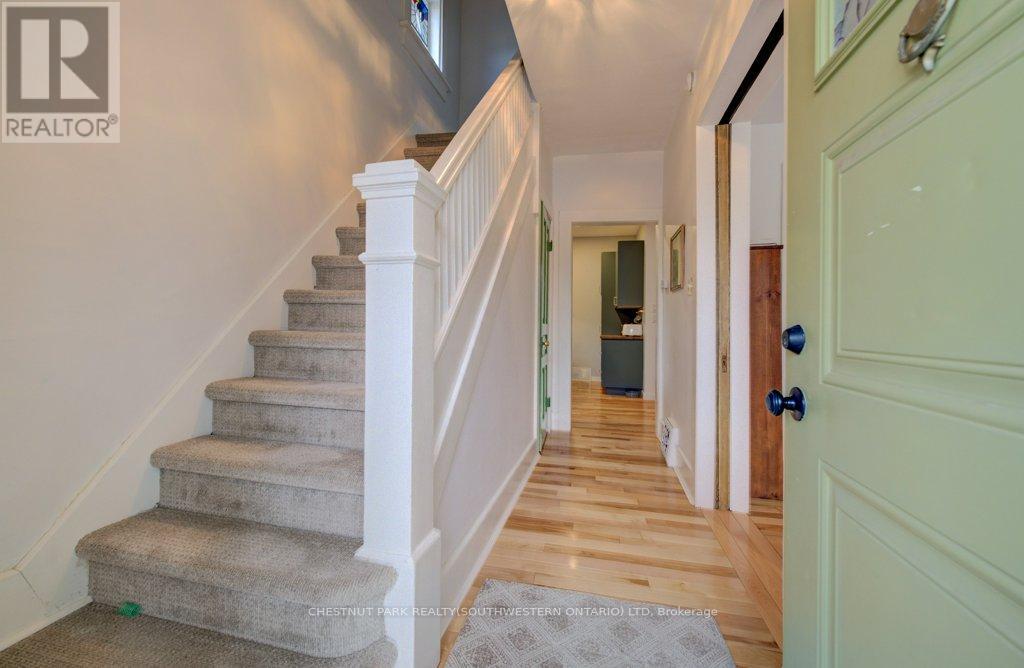 8 Spring Street E, Waterloo, Ontario  N2J 2L8 - Photo 5 - X13032832