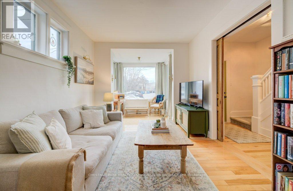 8 Spring Street E, Waterloo, Ontario  N2J 2L8 - Photo 8 - X13032832