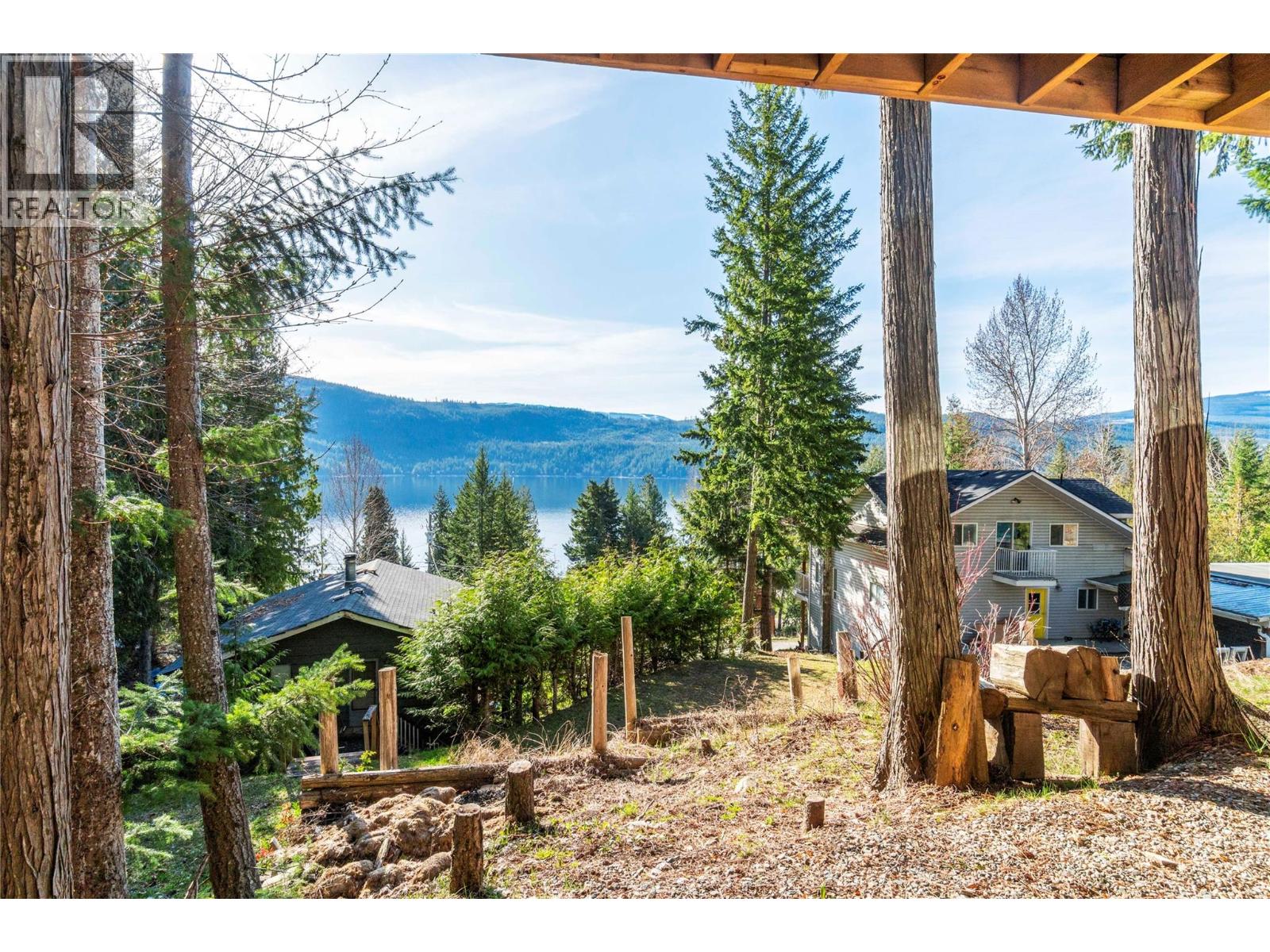 8698 Penwith Way, St. Ives, British Columbia  V0E 1M9 - Photo 3 - 10384525