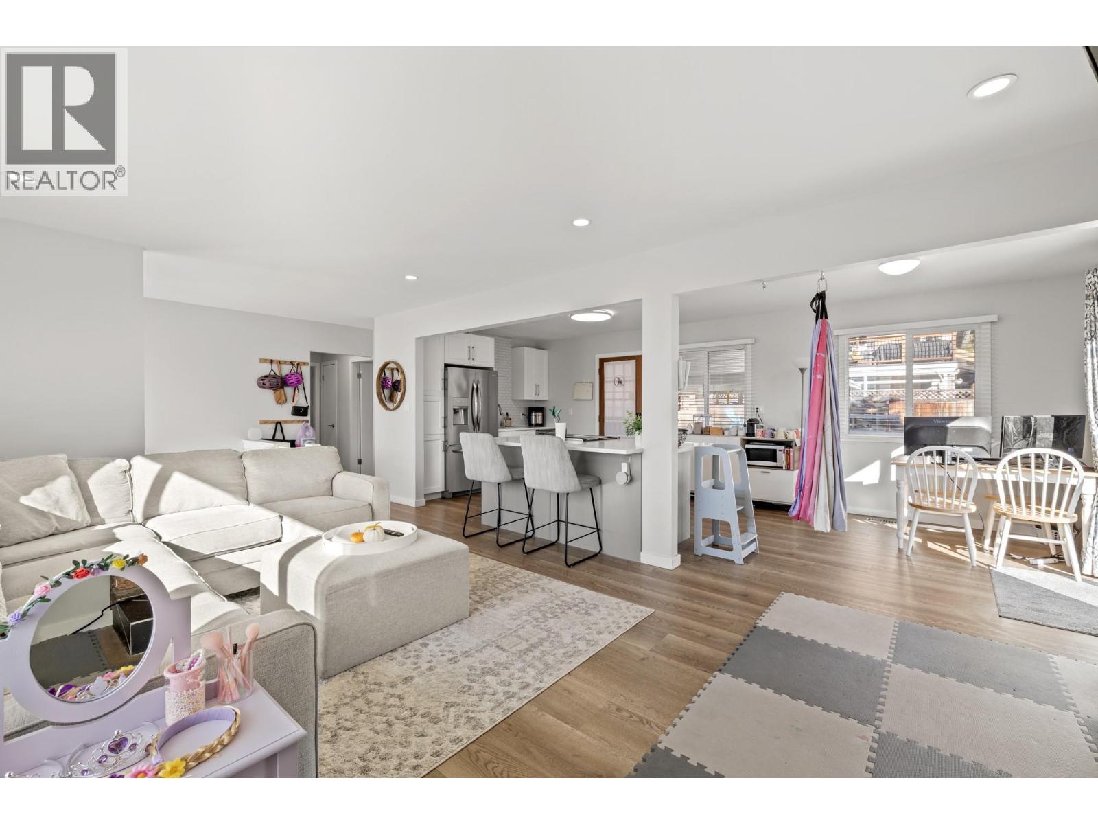 1390 Mountain Avenue, Kelowna, British Columbia  V1Y 7H4 - Photo 4 - 10384388