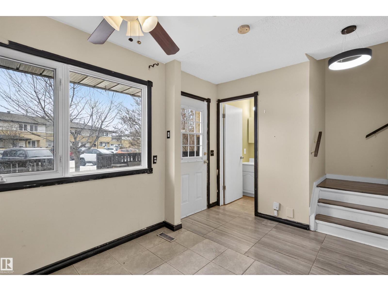 3301 139 Av NW, Edmonton, Alberta  T5Y 1T2 - Photo 5 - E4478349