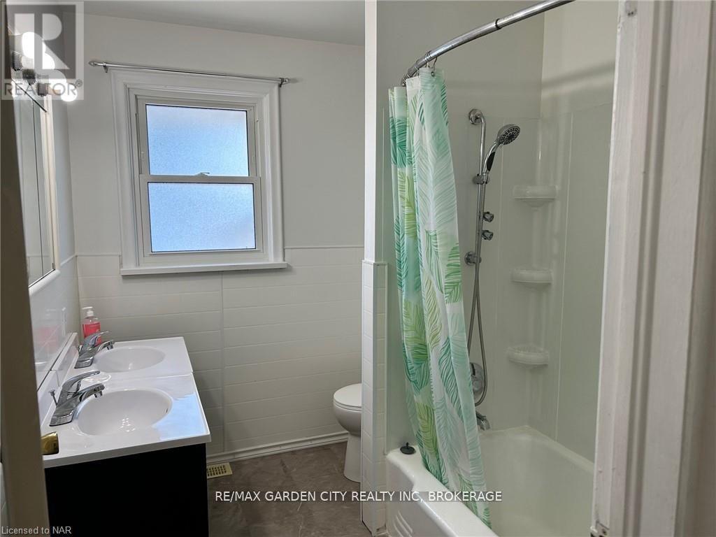 Upper - 834 David Street, Welland, Ontario  L3B 2C3 - Photo 14 - X12670732