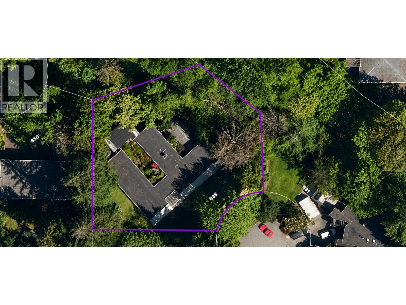 835 WILDWOOD PLACE, West Vancouver, British Columbia