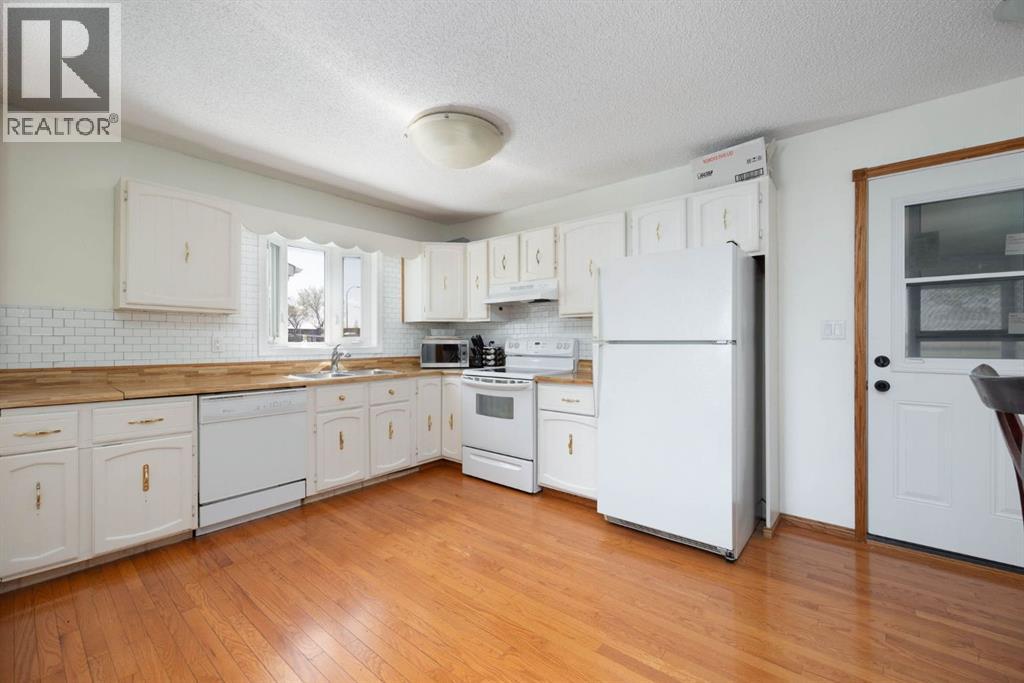 173 Oaks Crescent, Fort Mcmurray, Alberta  T9K 1P9 - Photo 8 - A2292937