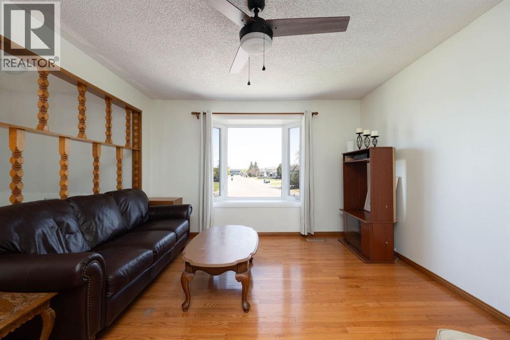 173 Oaks Crescent, Fort Mcmurray, Alberta  T9K 1P9 - Photo 5 - A2292937