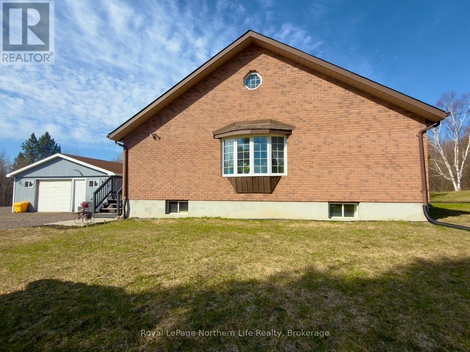 799 Maple Hill Road, Powassan, Ontario  P0H 1Z0 - Photo 2 - X13031860