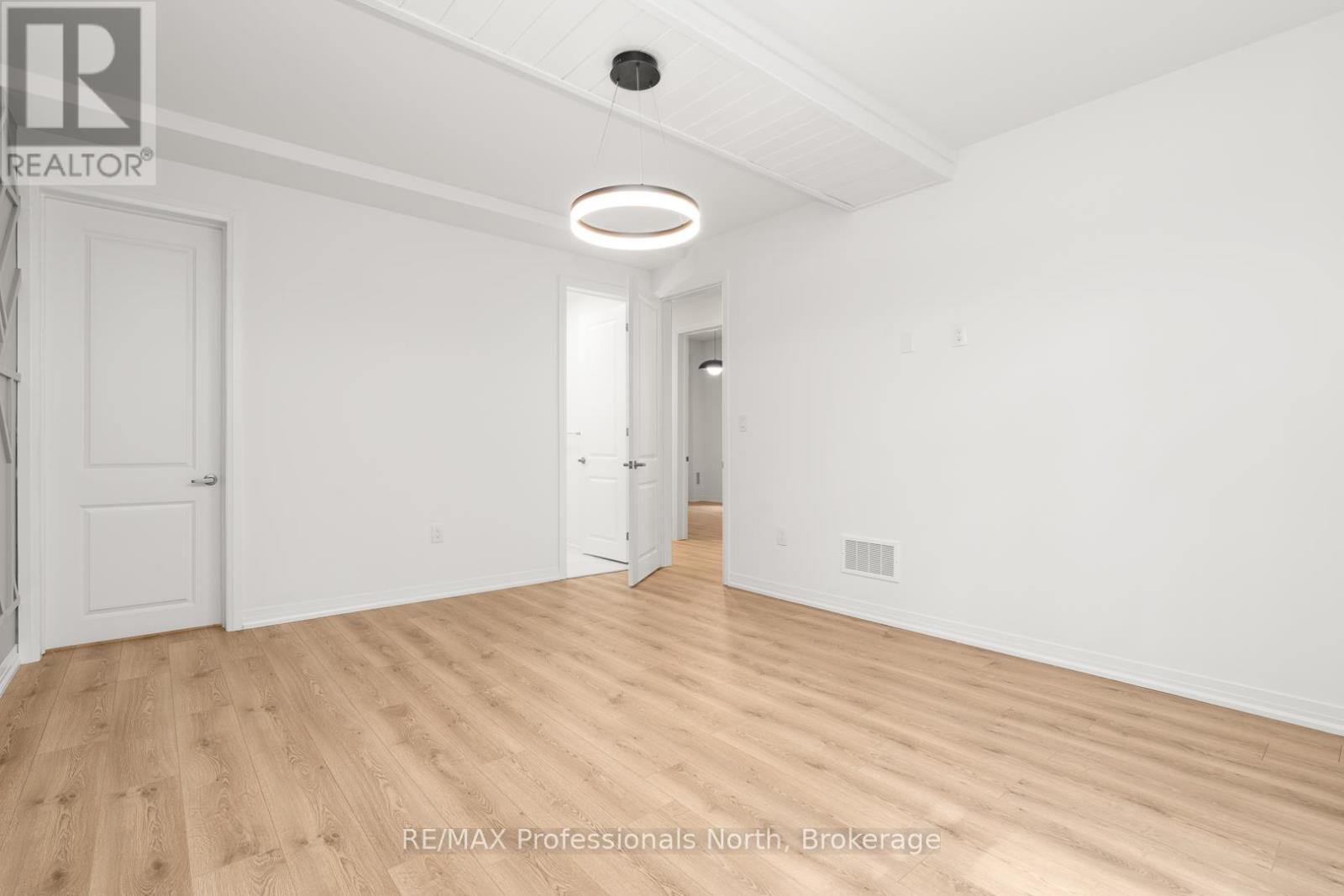 1076 Angel Road, Dysart Et Al, Ontario  K0M 1M0 - Photo 35 - X12688670