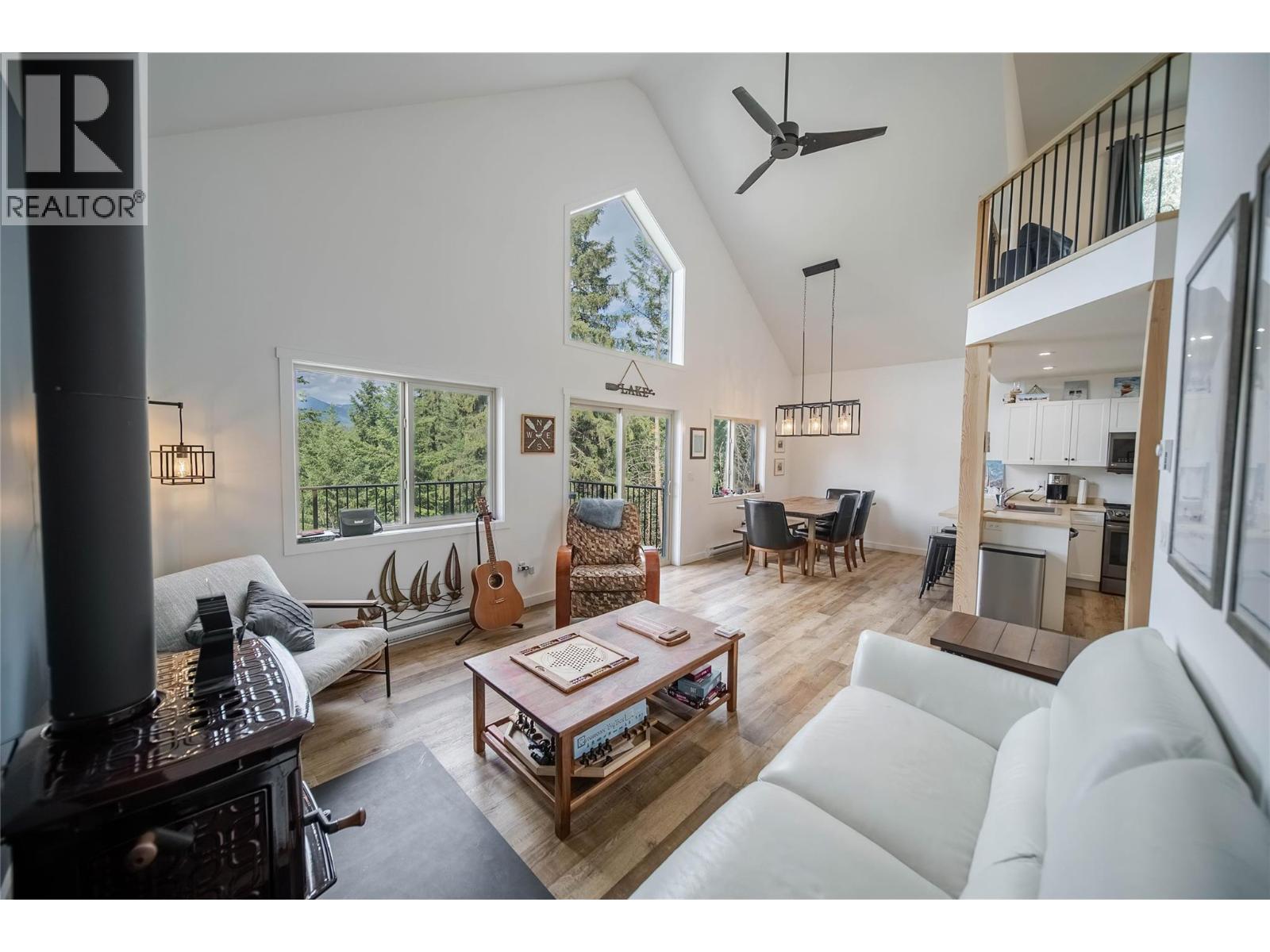 9934 Osprey Landing Drive, Wardner, British Columbia  V0B 2J0 - Photo 2 - 10384515