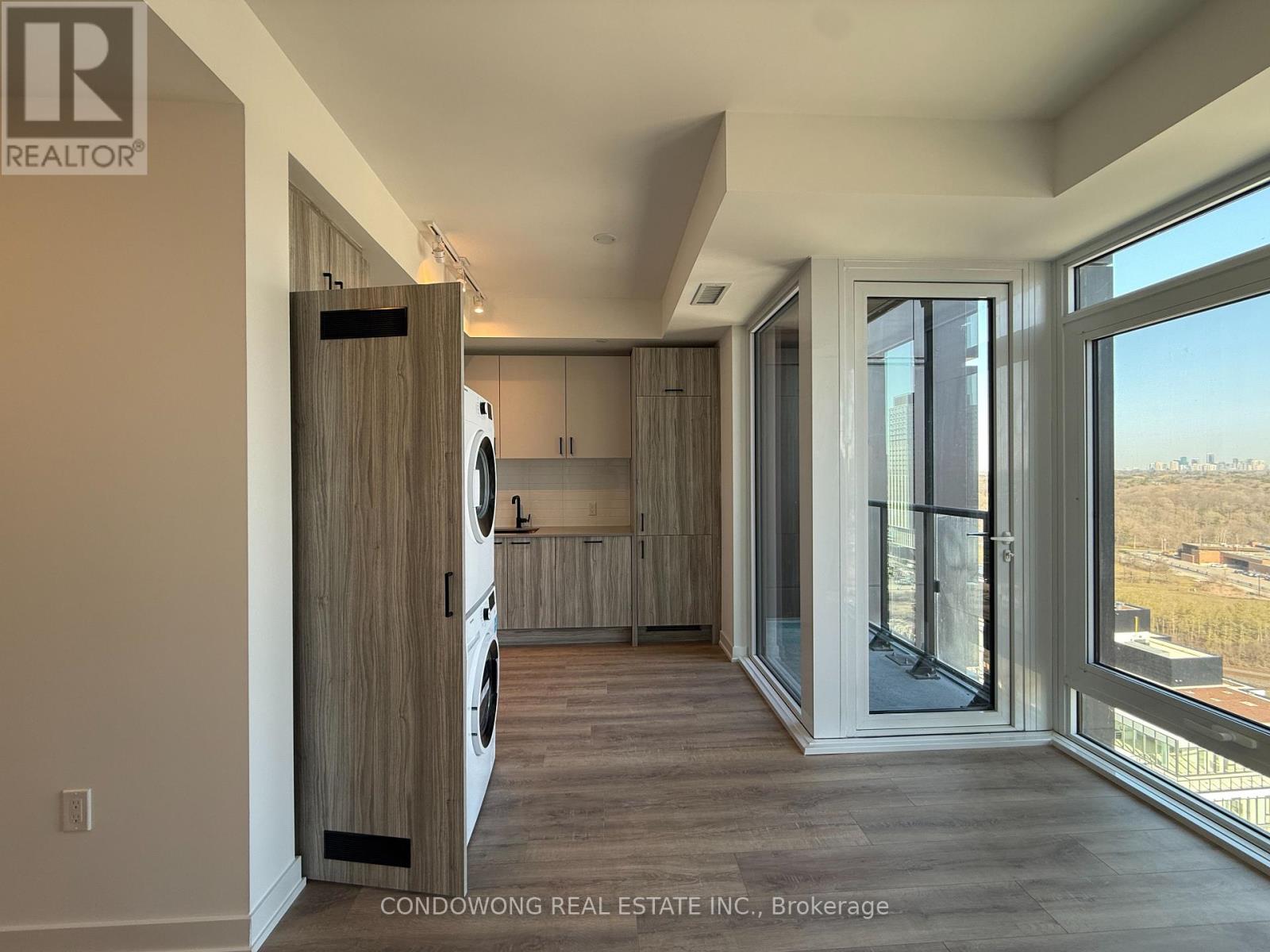 1804 - 5 Quarrington Lane, Toronto, Ontario  M3C 0S5 - Photo 2 - C13032922