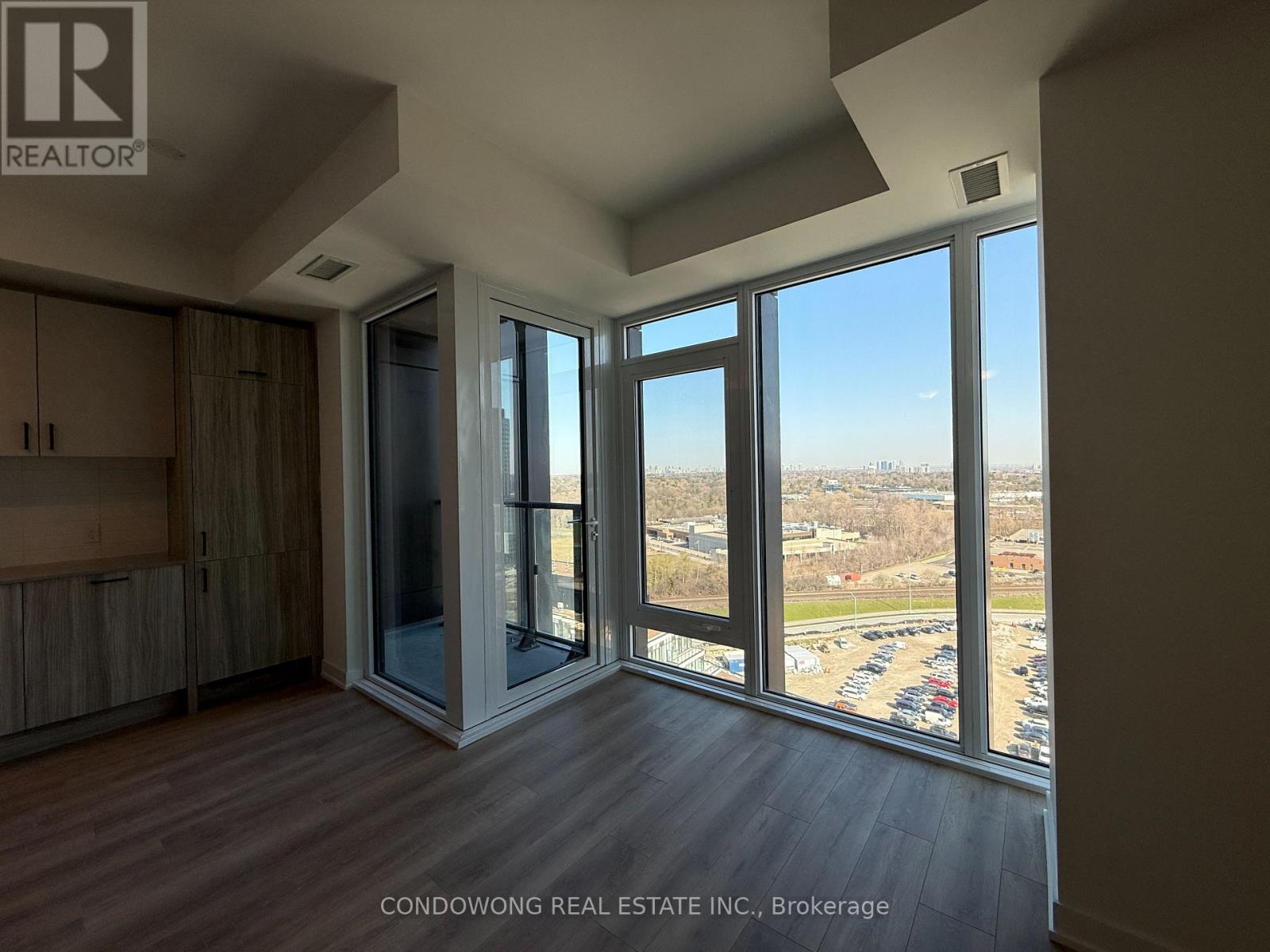 1804 - 5 Quarrington Lane, Toronto, Ontario  M3C 0S5 - Photo 3 - C13032922