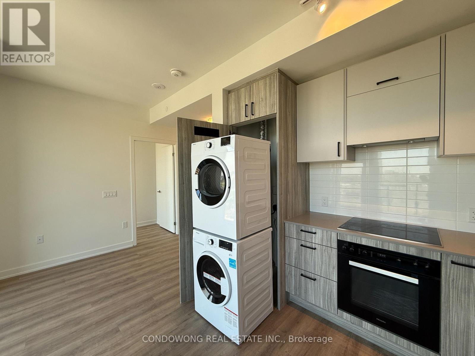 1804 - 5 Quarrington Lane, Toronto, Ontario  M3C 0S5 - Photo 4 - C13032922