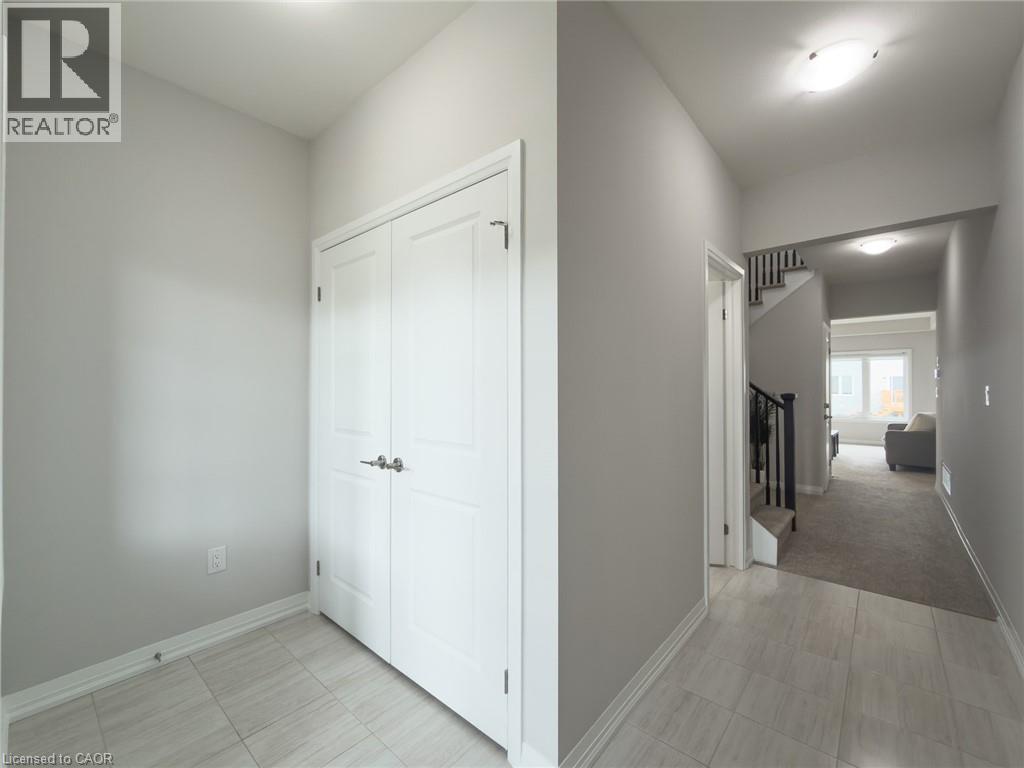 105 Alicia Crescent, Thorold, Ontario  L2V 0M1 - Photo 4 - 40823227