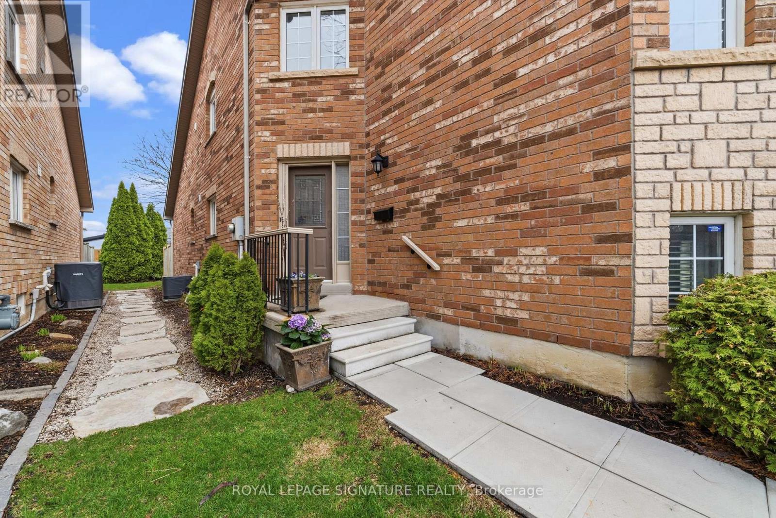 41 - 223 Rebecca Street, Oakville, Ontario  L6K 3Y2 - Photo 3 - W13007620