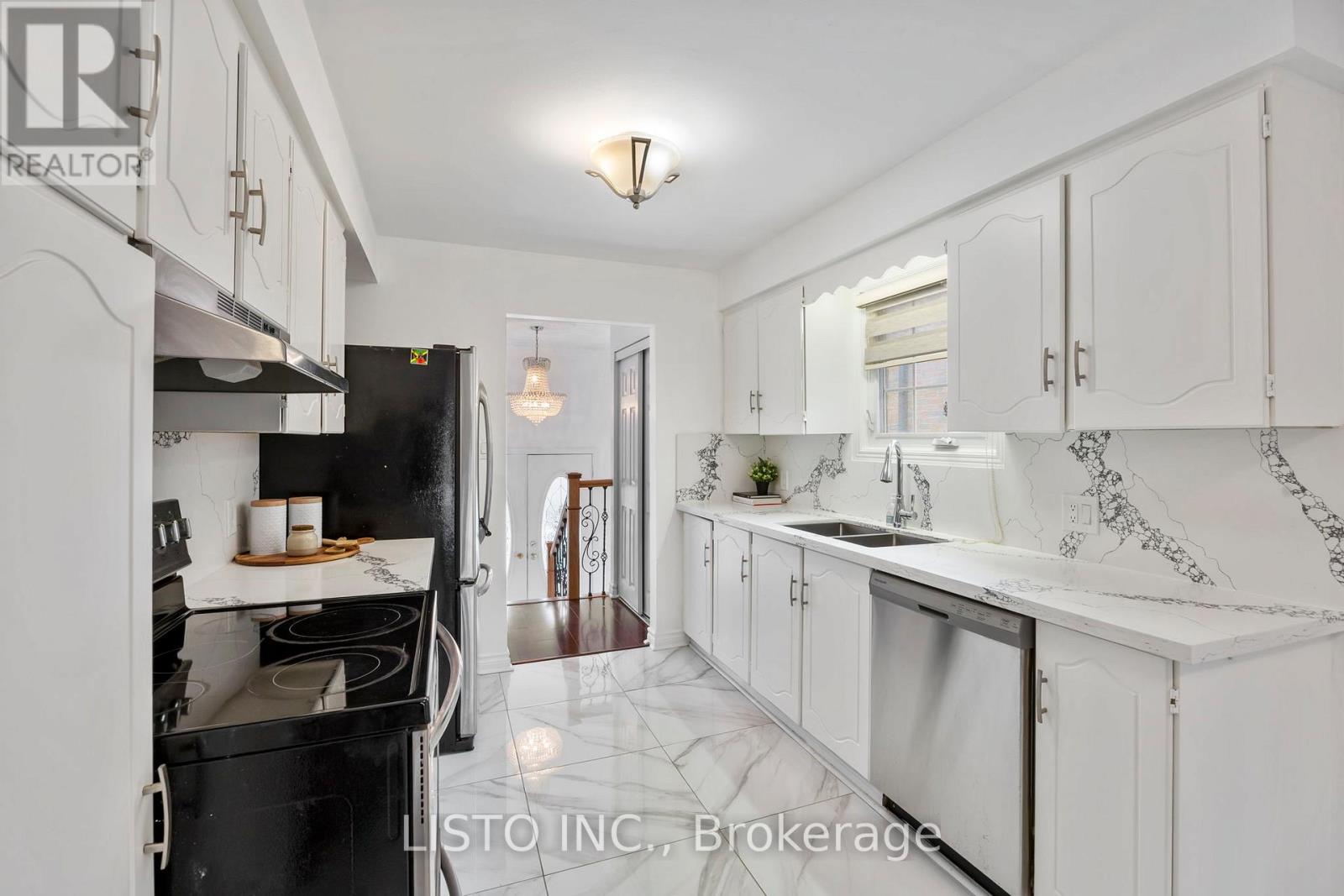 43 Robbinstone Drive, Toronto, Ontario  M1B 2C4 - Photo 16 - E13032918