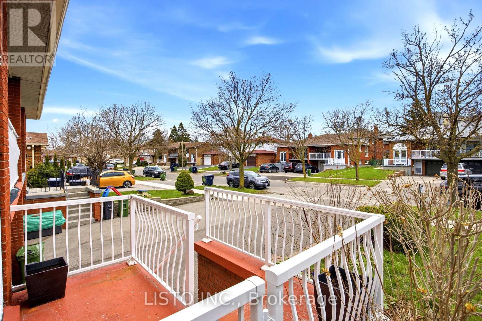 43 Robbinstone Drive, Toronto, Ontario  M1B 2C4 - Photo 3 - E13032918