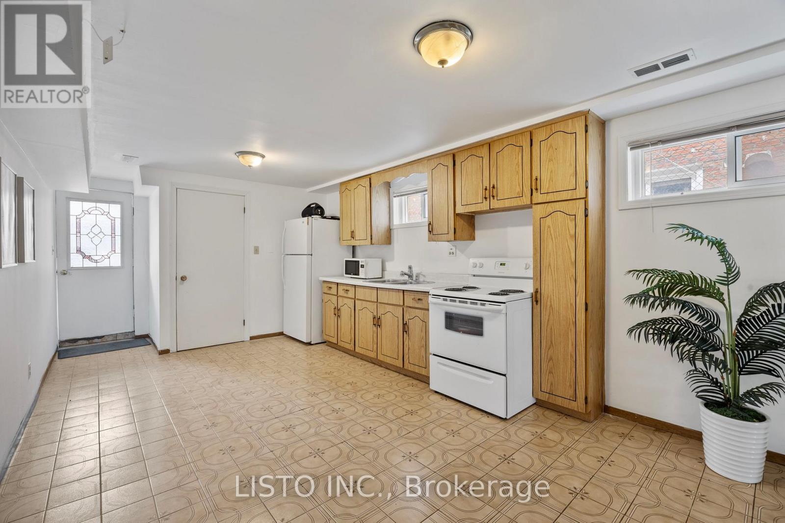 43 Robbinstone Drive, Toronto, Ontario  M1B 2C4 - Photo 32 - E13032918