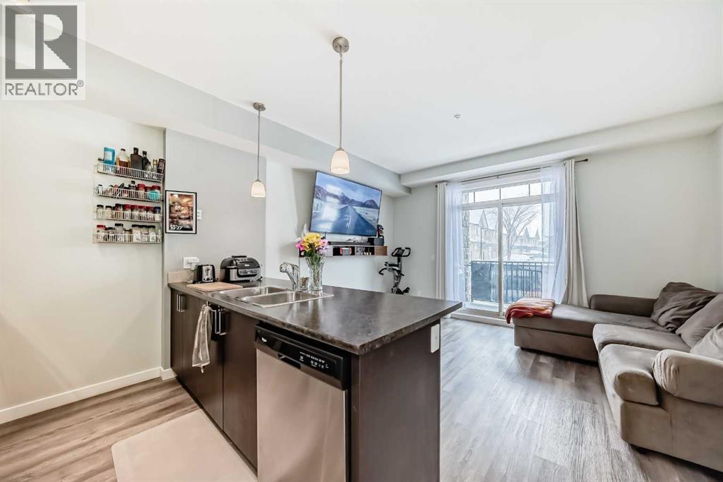 101, 117 Copperpond Common Se, Calgary, Alberta  T2Z 5E2 - Photo 10 - A2302487