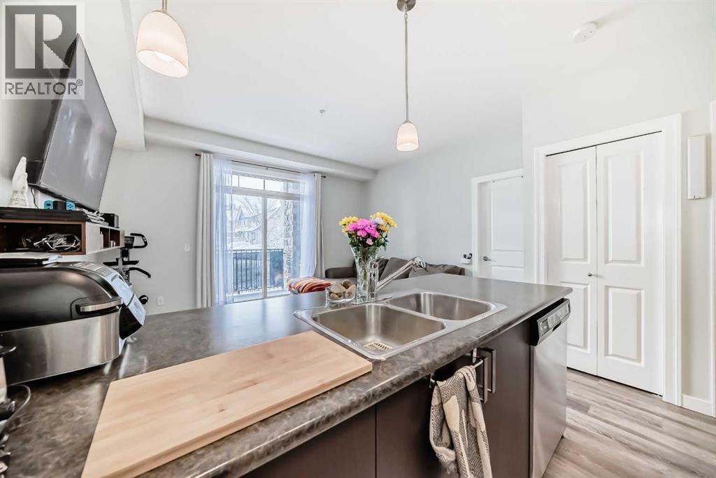 101, 117 Copperpond Common Se, Calgary, Alberta  T2Z 5E2 - Photo 12 - A2302487