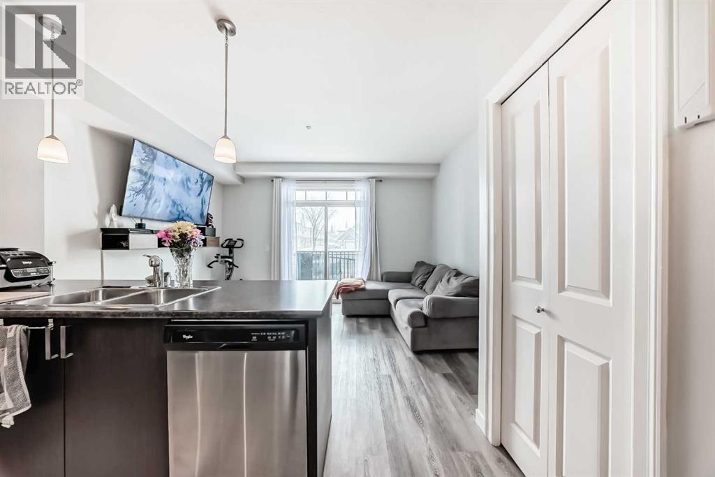 101, 117 Copperpond Common Se, Calgary, Alberta  T2Z 5E2 - Photo 11 - A2302487