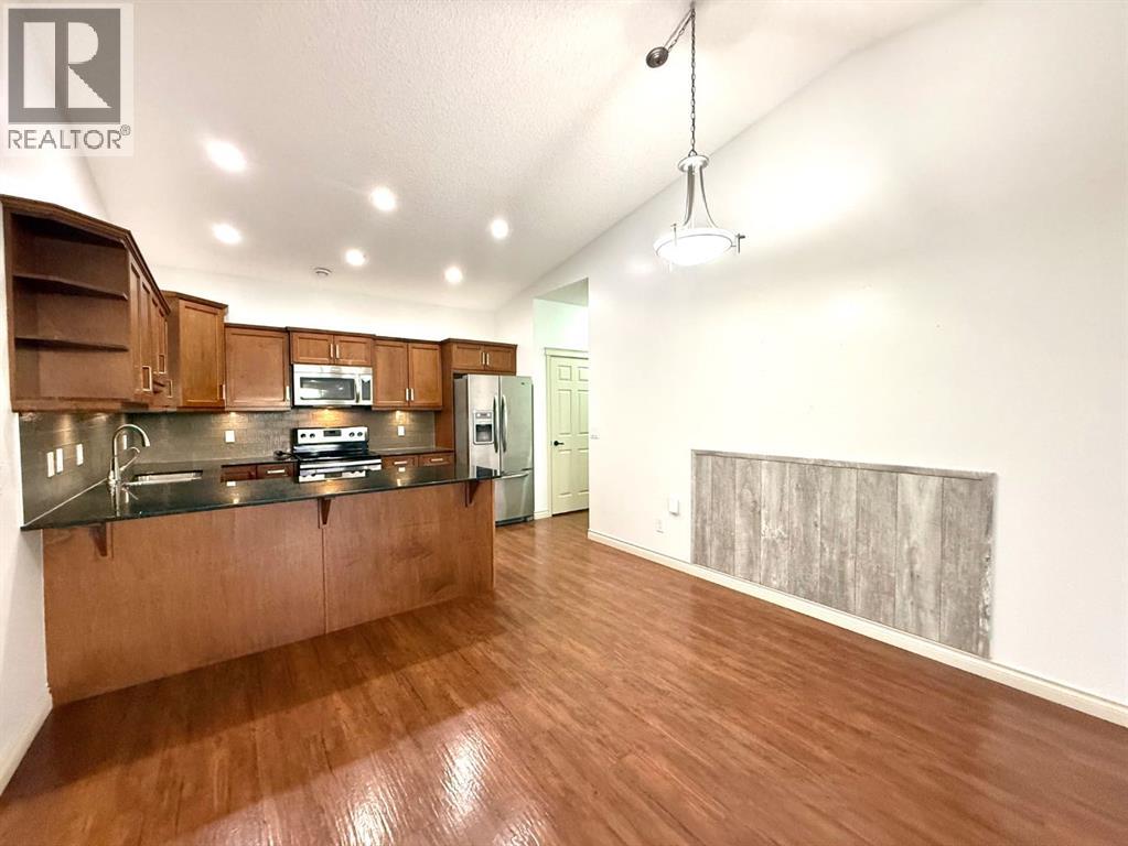 501 Sunvale Crescent NE, High River, Alberta  T1V 0E8 - Photo 6 - A2303703