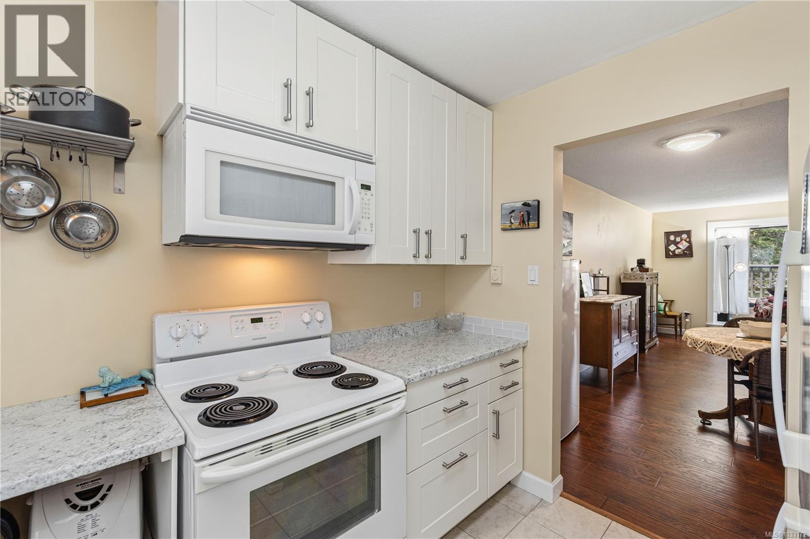 3 3350 Island Hwy, Qualicum Beach, British Columbia  V9K 2S2 - Photo 6 - 1033172