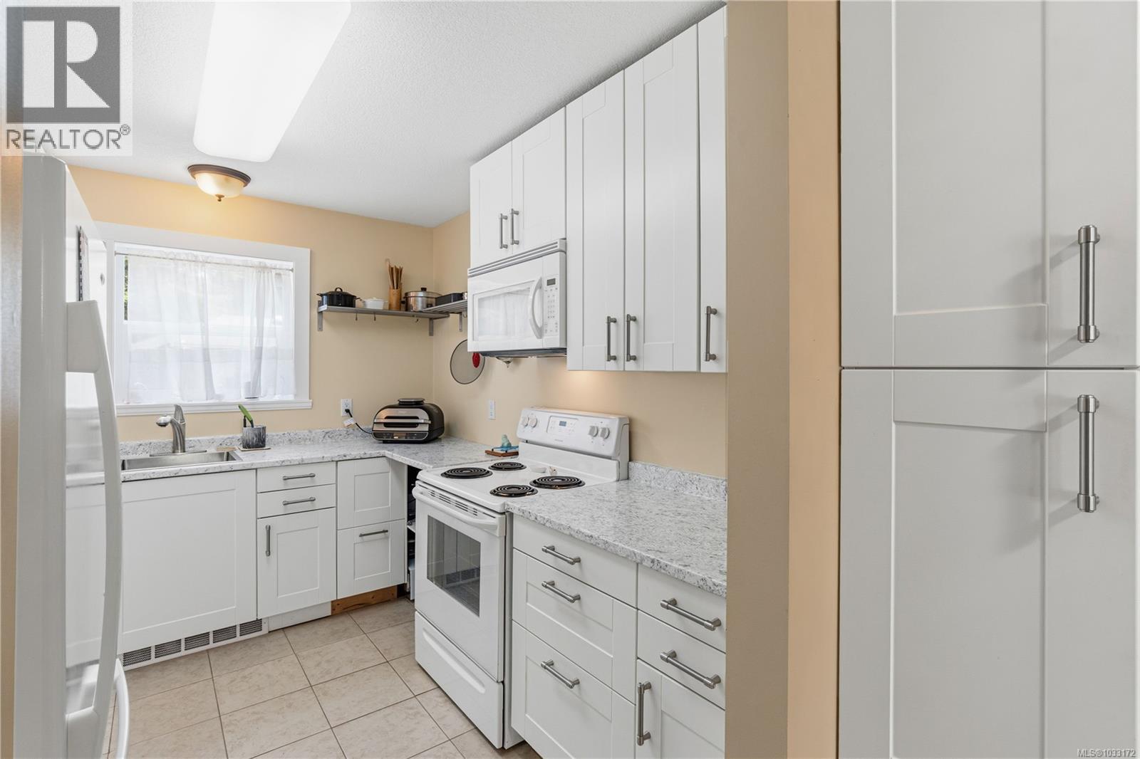 3 3350 Island Hwy, Qualicum Beach, British Columbia  V9K 2S2 - Photo 7 - 1033172